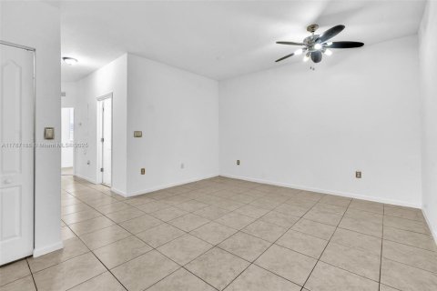 Townhouse in Miami Gardens, Florida 3 bedrooms, 128.02 sq.m. № 2013737 - photo 20