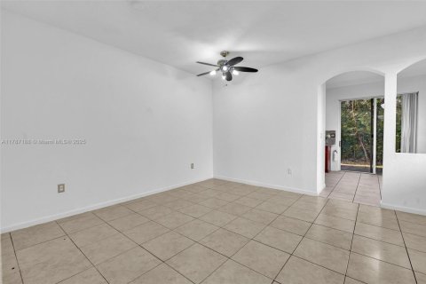 Townhouse in Miami Gardens, Florida 3 bedrooms, 128.02 sq.m. № 2013737 - photo 28