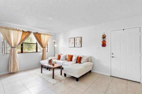 Condominio en venta en Hollywood, Florida, 1 dormitorio, 78.13 m2 № 1946023 - foto 2