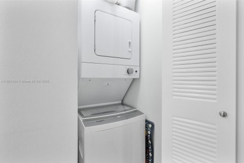 Condominio en venta en Hollywood, Florida, 1 dormitorio, 78.13 m2 № 1946023 - foto 8