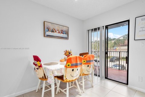 Condominio en venta en Hollywood, Florida, 1 dormitorio, 78.13 m2 № 1946023 - foto 4