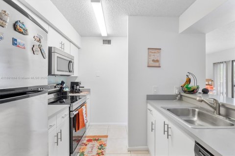 Condominio en venta en Hollywood, Florida, 1 dormitorio, 78.13 m2 № 1946023 - foto 7