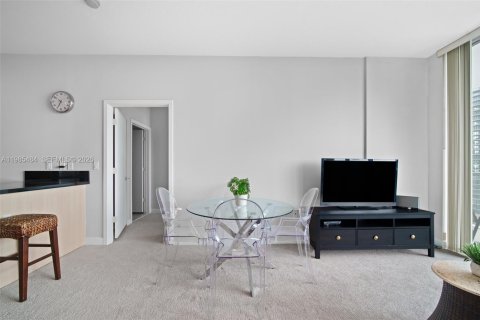 Condominio en alquiler en Miami, Florida, 2 dormitorios, 94.11 m2 № 2048141 - foto 4