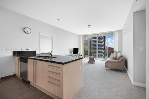 Condominio en alquiler en Miami, Florida, 2 dormitorios, 94.11 m2 № 2048141 - foto 5