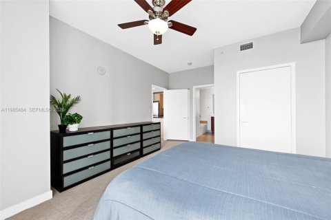 Condominio en alquiler en Miami, Florida, 2 dormitorios, 94.11 m2 № 2048141 - foto 10