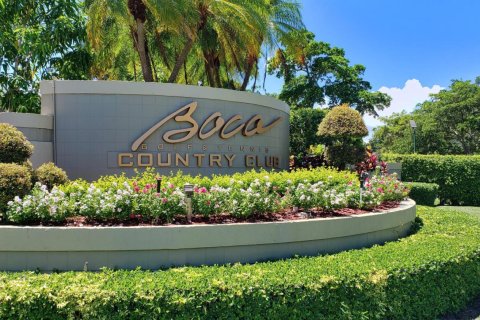 House in Boca Raton, Florida 3 bedrooms, 174.38 sq.m. № 1187226 - photo 1