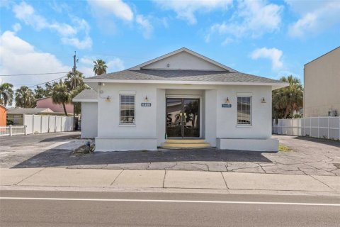 Commercial property in Saint Pete Beach, Florida 193.79 sq.m. № 1828035 - photo 1