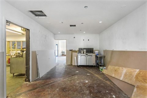 Commercial property in Saint Pete Beach, Florida 193.79 sq.m. № 1828035 - photo 15