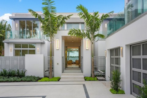 House in West Palm Beach, Florida 7 bedrooms, 927.81 sq.m. № 2180803 - photo 4