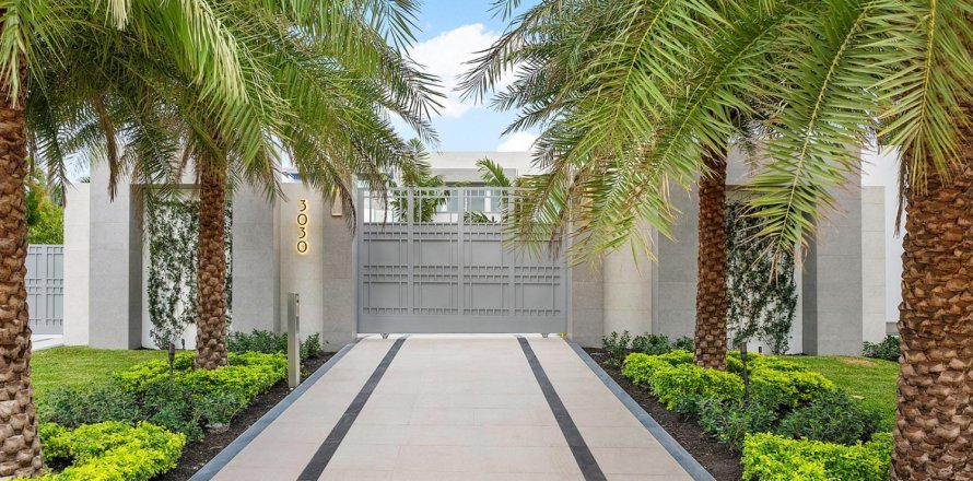 House in West Palm Beach, Florida 7 bedrooms, 927.81 sq.m. № 2180803