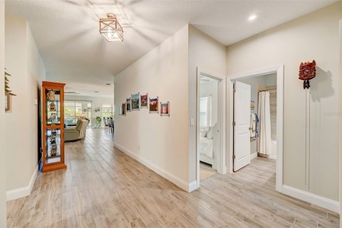 House in Apollo Beach, Florida 4 bedrooms, 186.73 sq.m. № 1407042 - photo 3