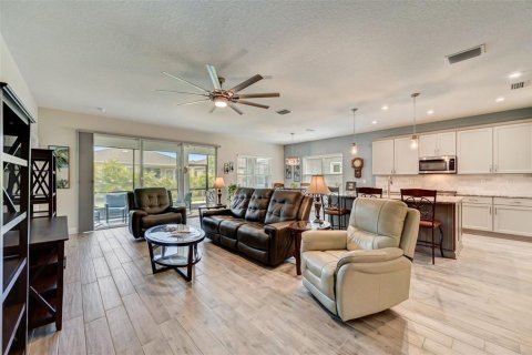 House in Apollo Beach, Florida 4 bedrooms, 186.73 sq.m. № 1407042 - photo 7