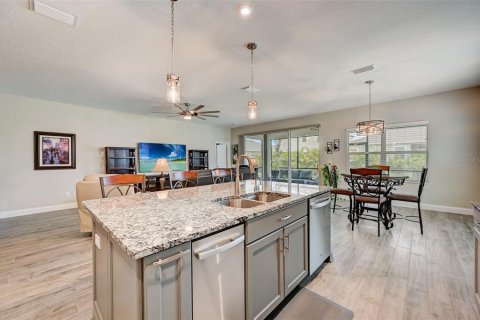 House in Apollo Beach, Florida 4 bedrooms, 186.73 sq.m. № 1407042 - photo 13
