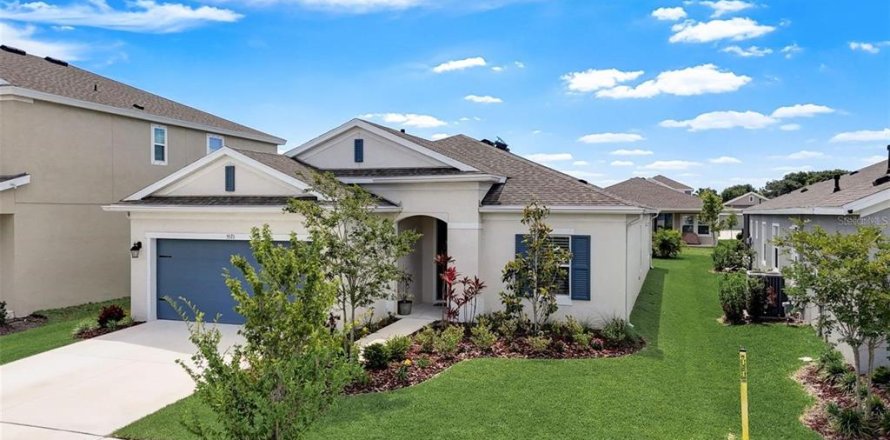 House in Apollo Beach, Florida 4 bedrooms, 186.73 sq.m. № 1407042
