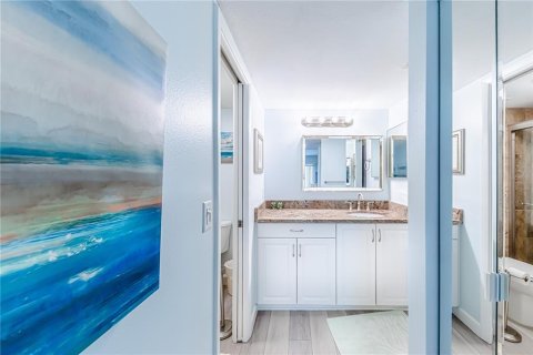 Condo in Venice, Florida, 2 bedrooms  № 1551460 - photo 18
