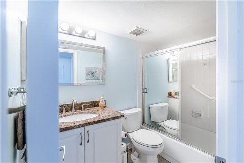 Condo in Venice, Florida, 2 bedrooms  № 1551460 - photo 21