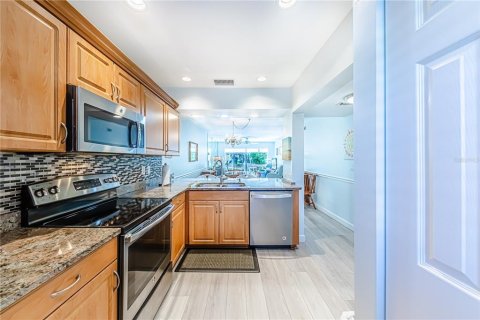 Condo in Venice, Florida, 2 bedrooms  № 1551460 - photo 10