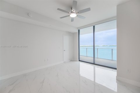 Condo in Miami, Florida, 1 bedroom  № 2075032 - photo 16