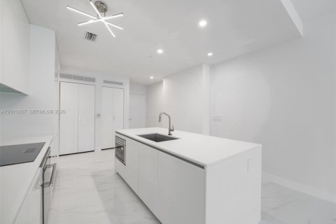 Condo in Miami, Florida, 1 bedroom  № 2075032 - photo 6
