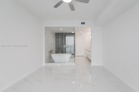 Condo in Miami, Florida, 1 bedroom  № 2075032 - photo 21