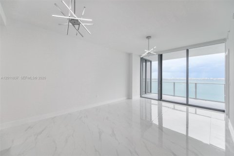 Condo in Miami, Florida, 1 bedroom  № 2075032 - photo 11