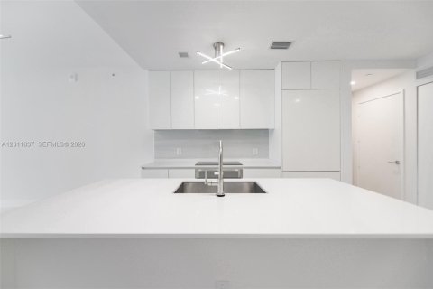 Condo in Miami, Florida, 1 bedroom  № 2075032 - photo 7