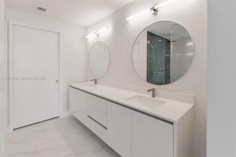 Condo in Miami, Florida, 1 bedroom  № 2075032 - photo 20