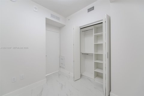 Condo in Miami, Florida, 1 bedroom  № 2075032 - photo 23