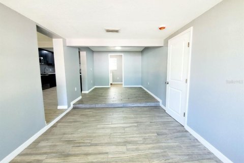 Villa ou maison à louer à Tampa, Floride: 4 chambres, 137.31 m2 № 2423827 - photo 5