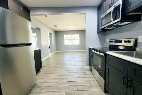 Villa ou maison à louer à Tampa, Floride: 4 chambres, 137.31 m2 № 2423827 - photo 9
