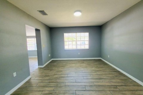 Villa ou maison à louer à Tampa, Floride: 4 chambres, 137.31 m2 № 2423827 - photo 6