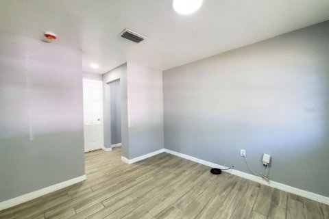Villa ou maison à louer à Tampa, Floride: 4 chambres, 137.31 m2 № 2423827 - photo 13