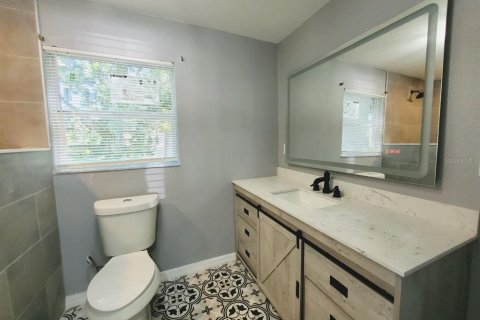 Villa ou maison à louer à Tampa, Floride: 4 chambres, 137.31 m2 № 2423827 - photo 16