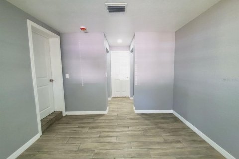 Villa ou maison à louer à Tampa, Floride: 4 chambres, 137.31 m2 № 2423827 - photo 12