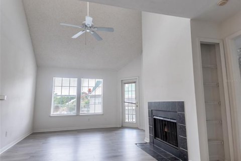 Condo in Orlando, Florida, 2 bedrooms  № 2383765 - photo 18