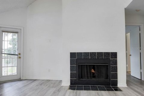 Condo in Orlando, Florida, 2 bedrooms  № 2383765 - photo 17