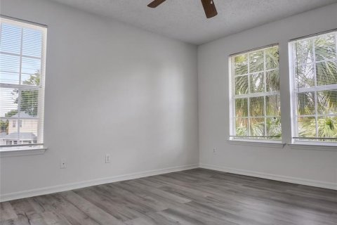 Condo in Orlando, Florida, 2 bedrooms  № 2383765 - photo 12