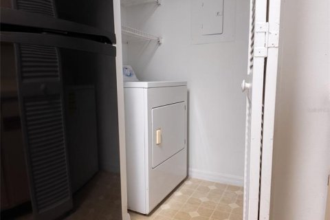 Condo in Orlando, Florida, 2 bedrooms  № 2383765 - photo 25