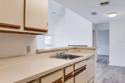 Condo in Orlando, Florida, 2 bedrooms  № 2383765 - photo 26
