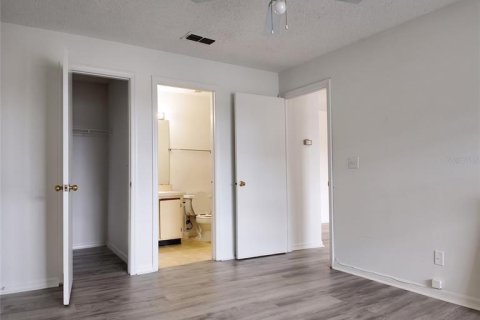 Condo in Orlando, Florida, 2 bedrooms  № 2383765 - photo 29