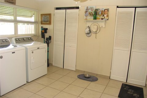 Casa en venta en Ormond Beach, Florida, 3 dormitorios, 195.09 m2 № 1785597 - foto 9