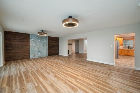 House in Winter Haven, Florida 3 bedrooms, 187.48 sq.m. № 1805764 - photo 21