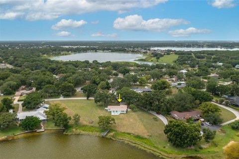 House in Winter Haven, Florida 3 bedrooms, 187.48 sq.m. № 1805764 - photo 8