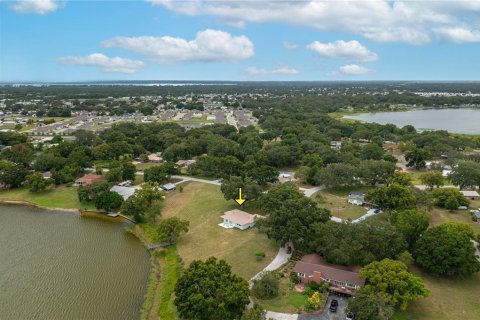 House in Winter Haven, Florida 3 bedrooms, 187.48 sq.m. № 1805764 - photo 9