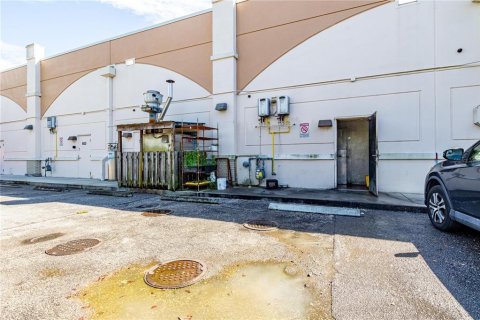 Propiedad comercial en venta en Orange City, Florida № 1918988 - foto 17