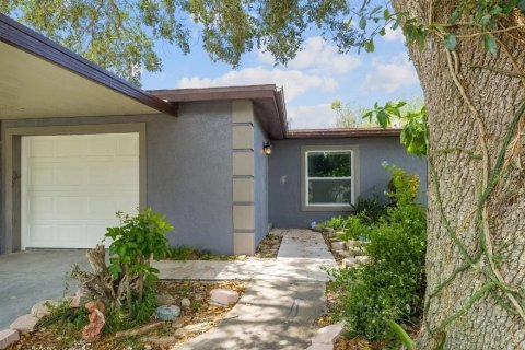 Casa en venta en Melbourne, Florida, 4 dormitorios, 110.74 m2 № 1898617 - foto 2