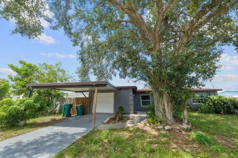 Casa en venta en Melbourne, Florida, 4 dormitorios, 110.74 m2 № 1898617 - foto 1