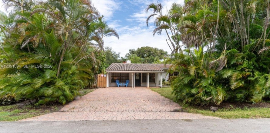 House in Fort Lauderdale, Florida 2 bedrooms, 115.76 sq.m. № 2391854