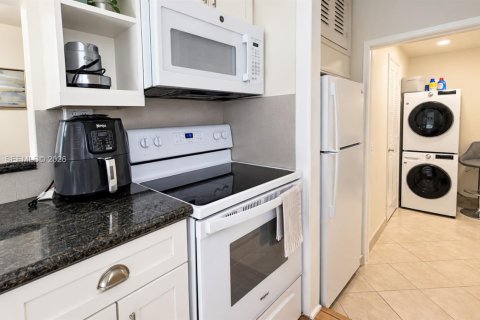 House in Fort Lauderdale, Florida 2 bedrooms, 115.76 sq.m. № 2391854 - photo 23
