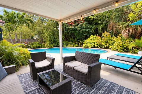 House in Fort Lauderdale, Florida 2 bedrooms, 115.76 sq.m. № 2391854 - photo 30